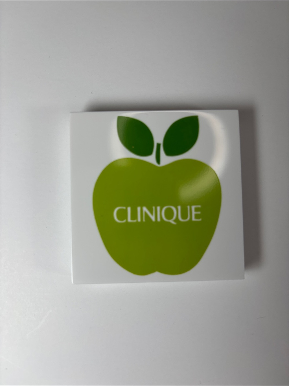 New Clinique trio eyeshadow & blush trio. New and unused.